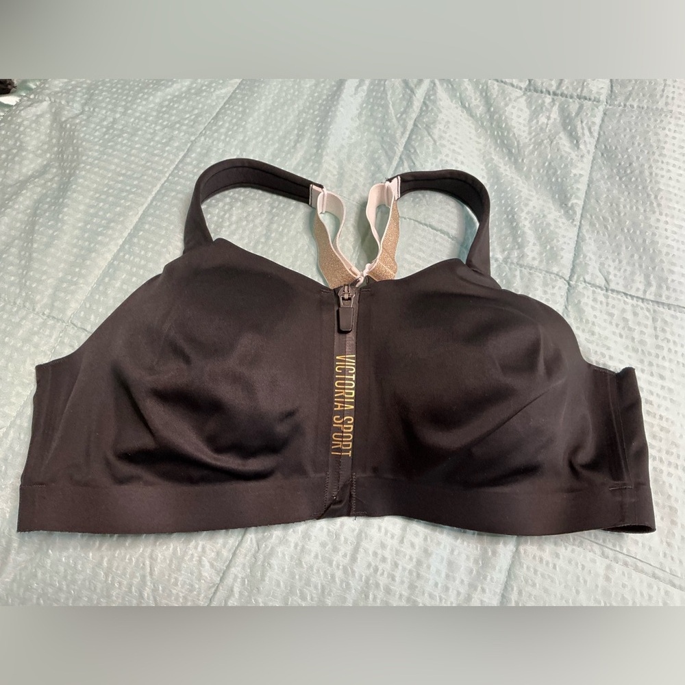 Victoria’s Secret Incredible Knockout Ultra Max Black Racerback Sports Bra